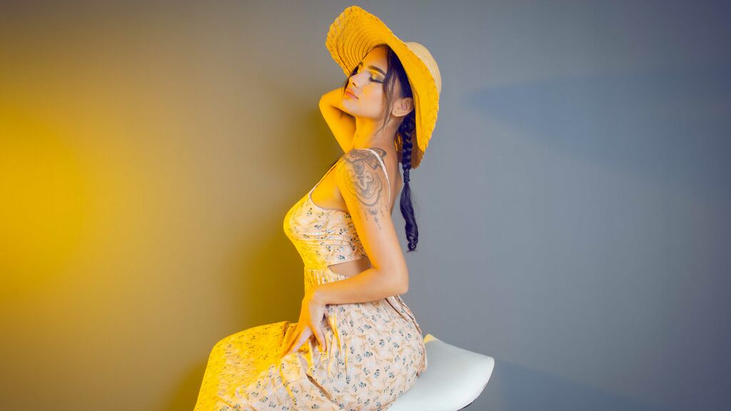 KianyRomina's profile from Jasmin at GirlsOfJasmin'