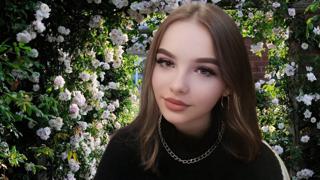 LauraJonesis online on GirlsOfJasmin