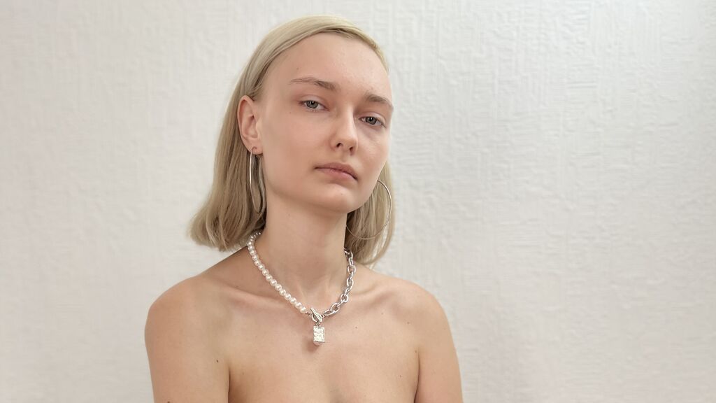 GiuliaBarbis online on GirlsOfJasmin