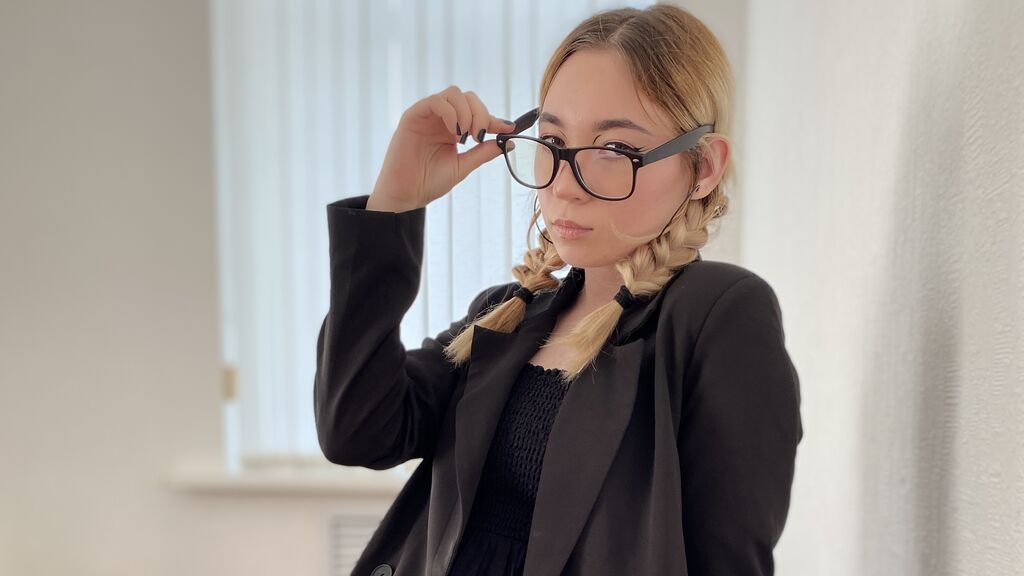 MariaCastaldo online on GirlsOfJasmin