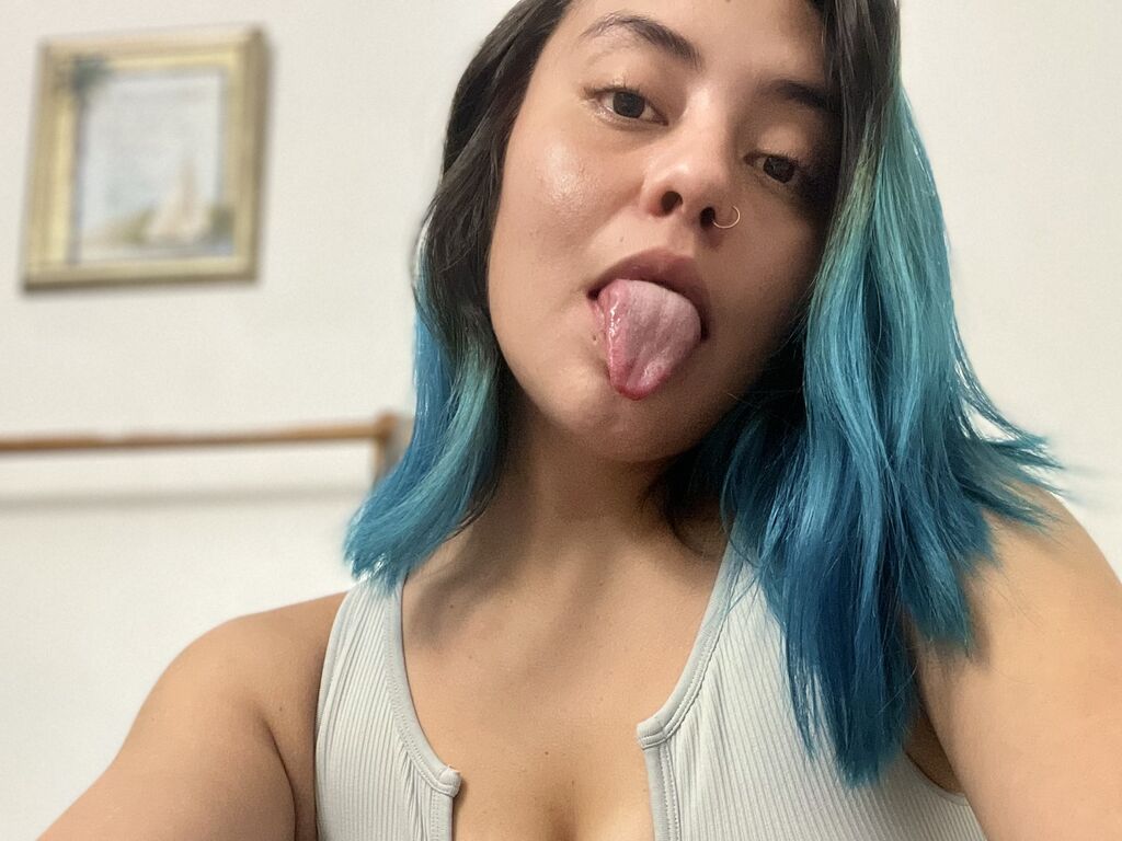 KylieLewis nude adult webcam chat