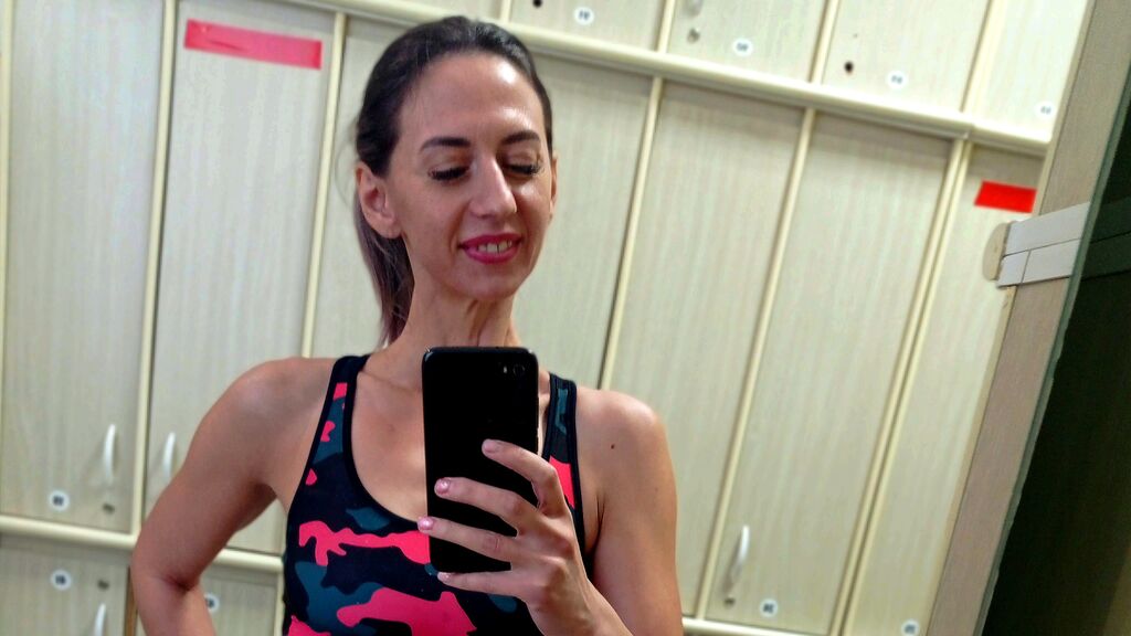 RoseChase online on GirlsOfJasmin