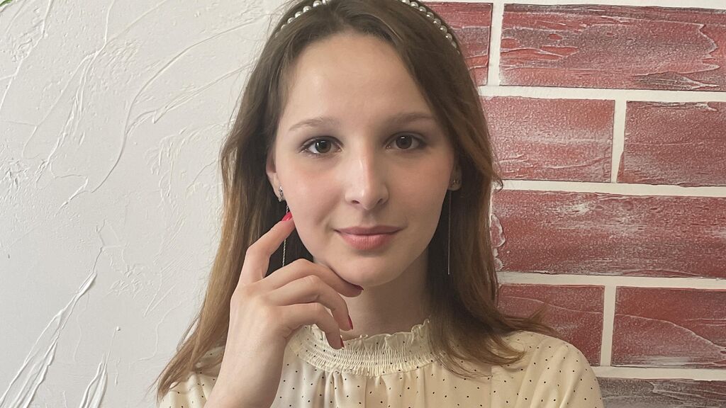 EmiliaVigano online on GirlsOfJasmin