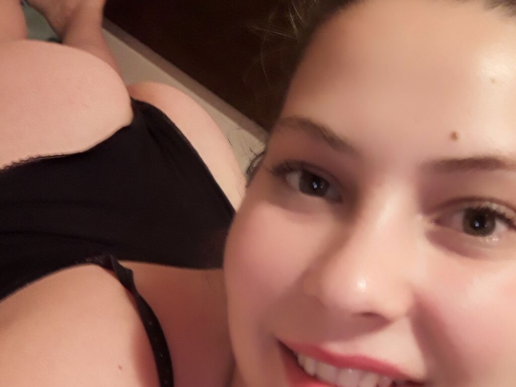 LaurenMor horny fetish webcam