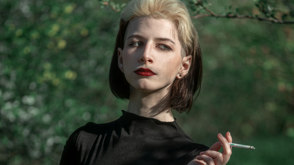 EvaBee online on GirlsOfJasmin