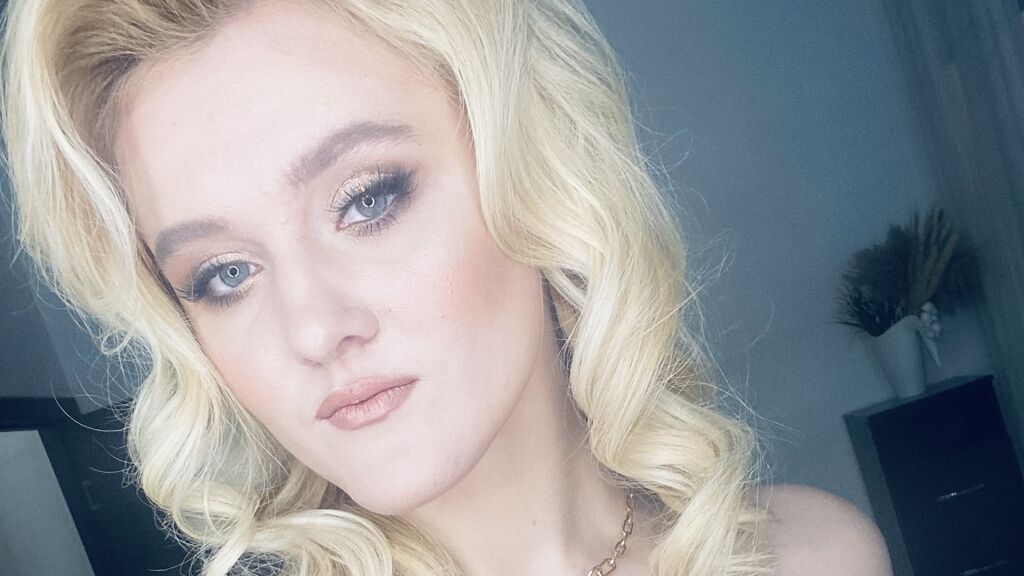 CostanzaBertini online on GirlsOfJasmin