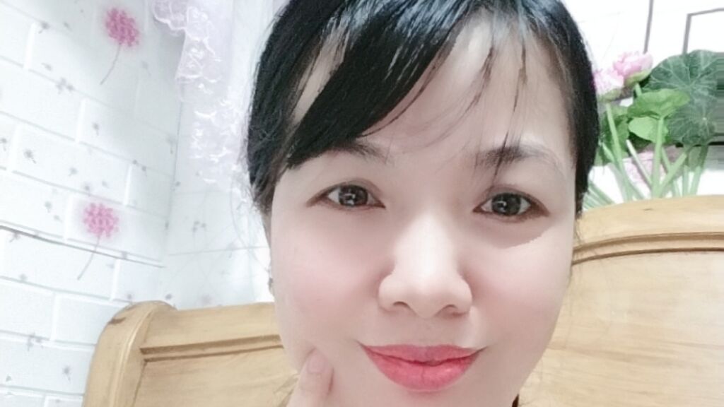  online at GirlsOfJasmin