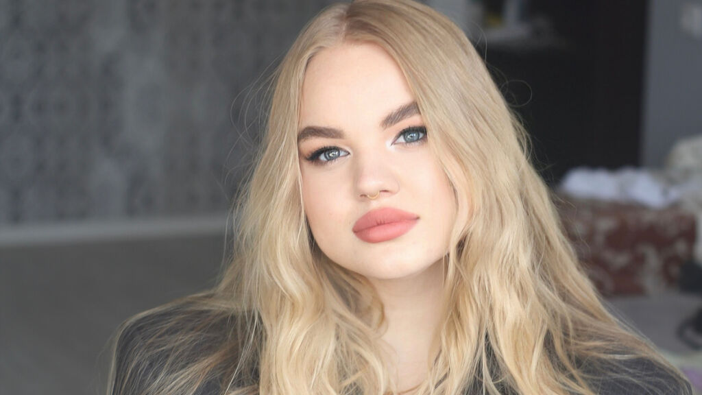 EsterVilla online on GirlsOfJasmin