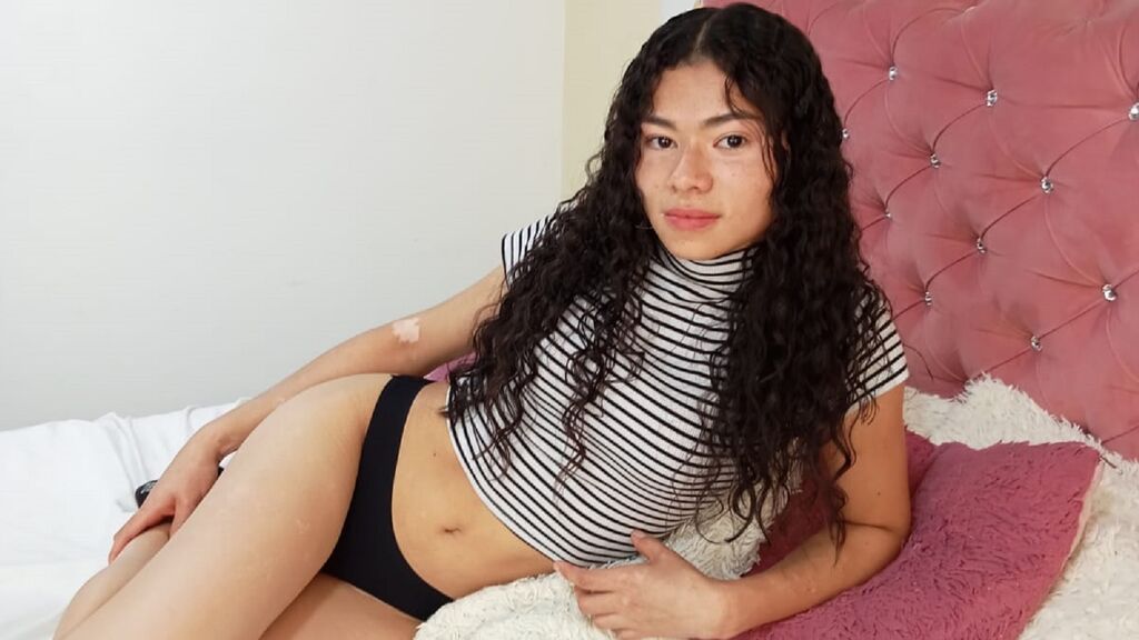  online at GirlsOfJasmin