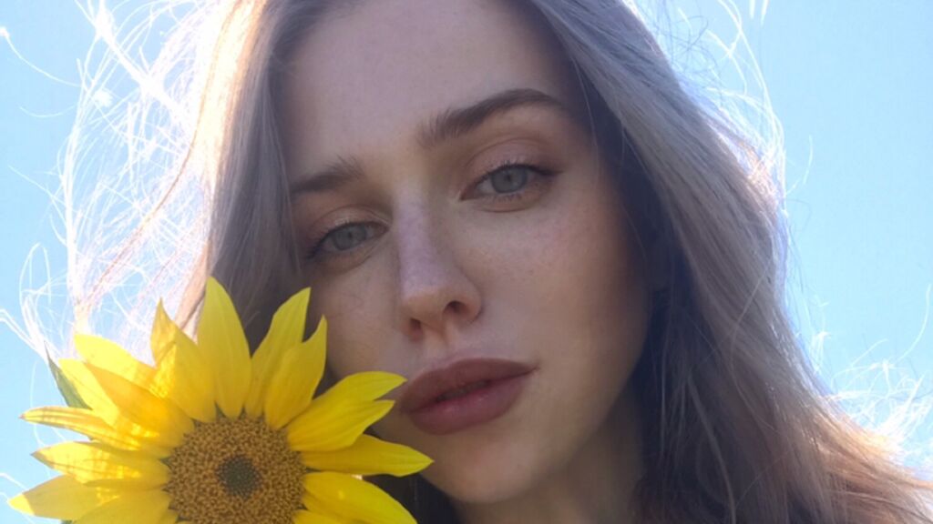 ElizabethPole online on GirlsOfJasmin