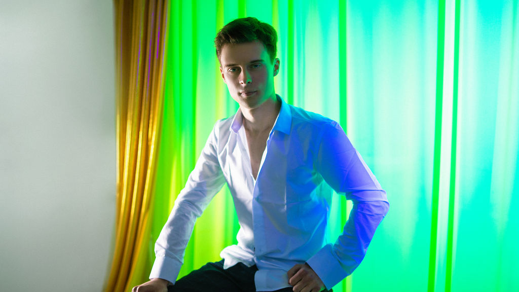 EricMorrison's profile from LiveJasmin at BoysOfJasmin'