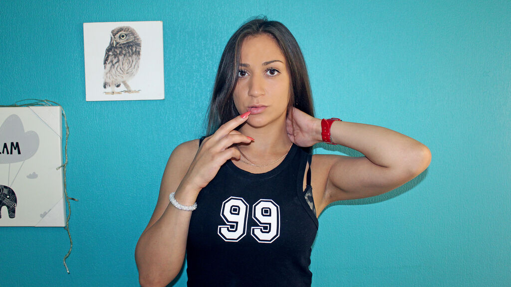 DinaGucci online on GirlsOfJasmin