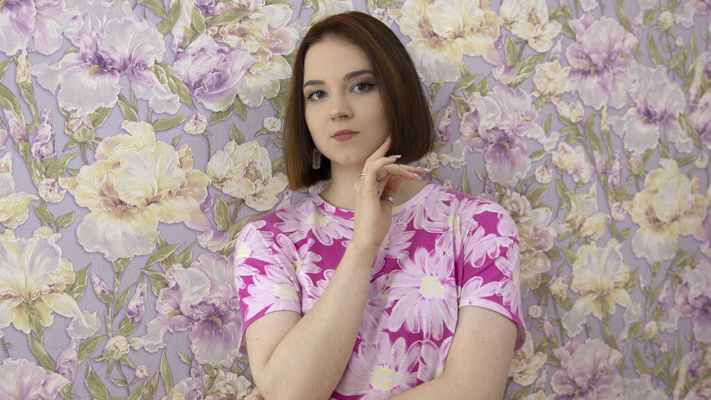 CharlotteHots online on GirlsOfJasmin