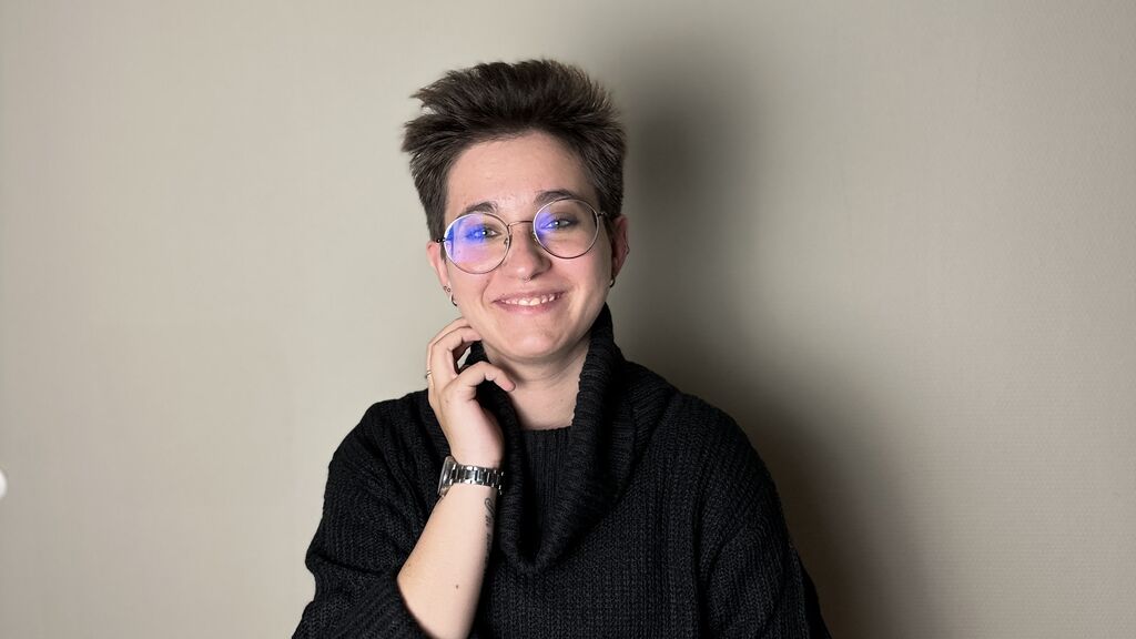  online at GirlsOfJasmin