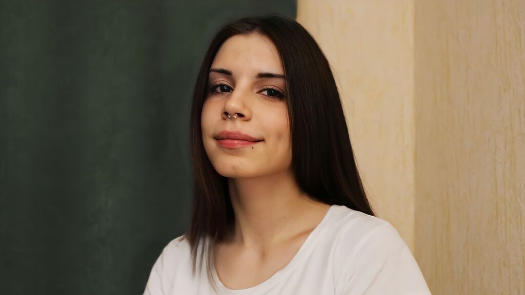 MayHill online on GirlsOfJasmin