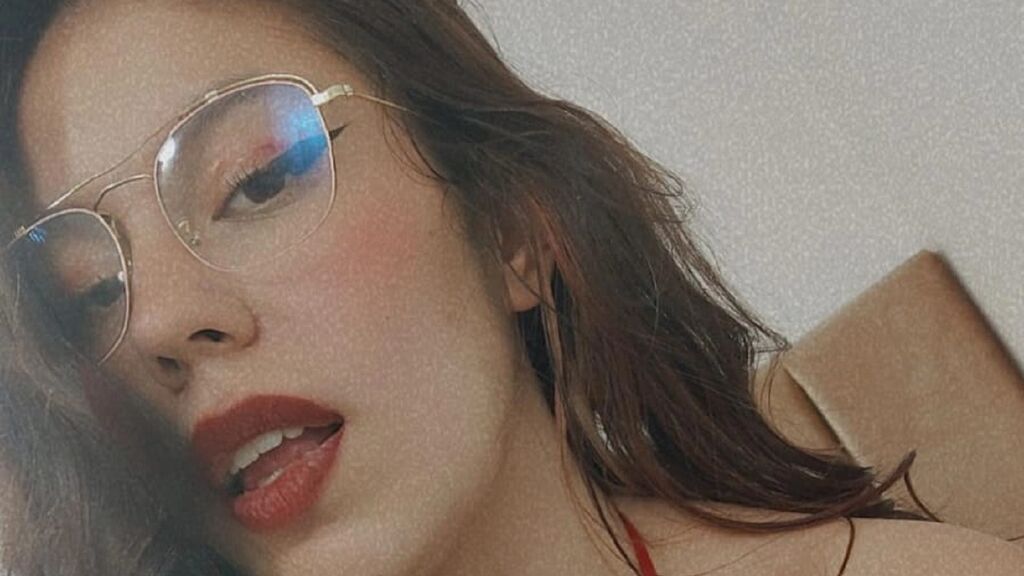  online at GirlsOfJasmin