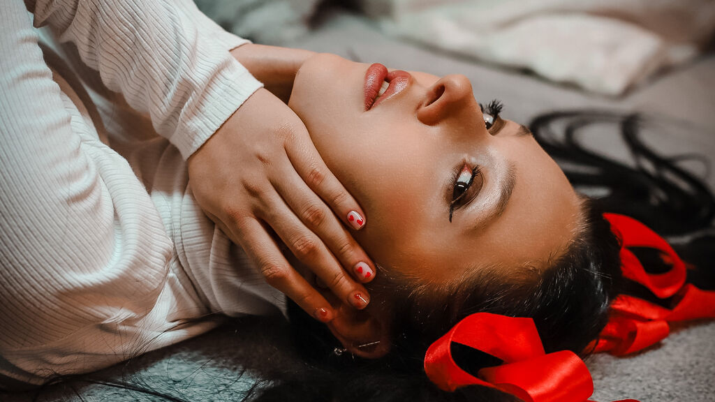 EmilyBlaze online on GirlsOfJasmin