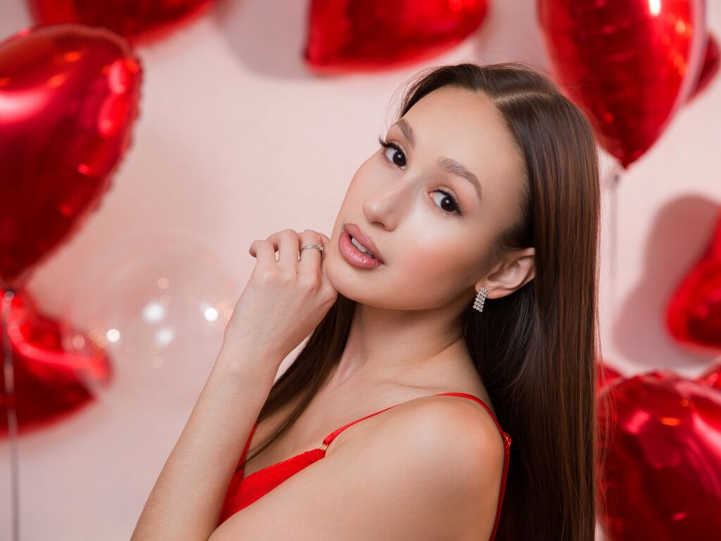 ChloeNova model on cam