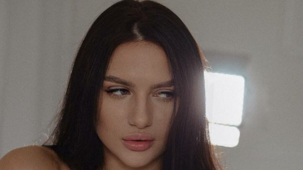 CaterinaMarchet online on GirlsOfJasmin