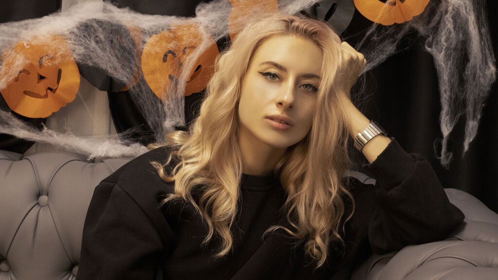 CelineGolding online on GirlsOfJasmin