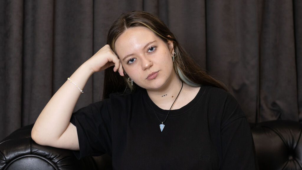 MonicaFloyd online on GirlsOfJasmin