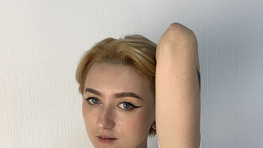 CristinaForti online on GirlsOfJasmin