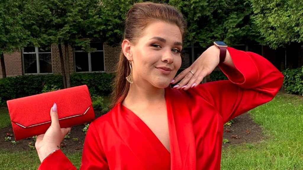 HelenRobes online on GirlsOfJasmin