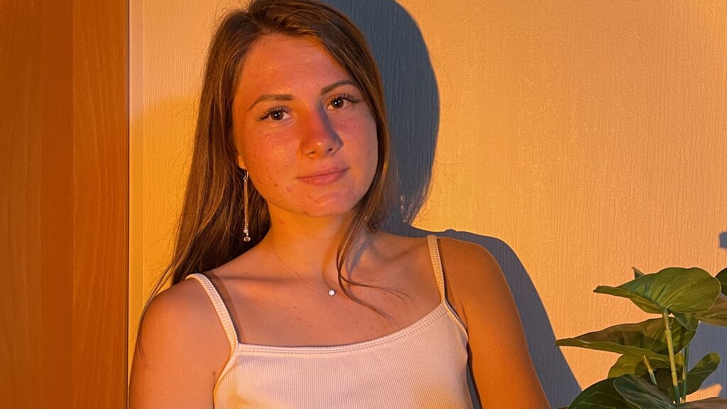 SerenaMolinari online on GirlsOfJasmin