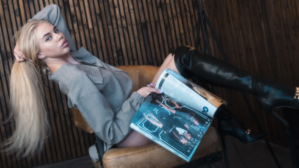 EvaLesi online on GirlsOfJasmin