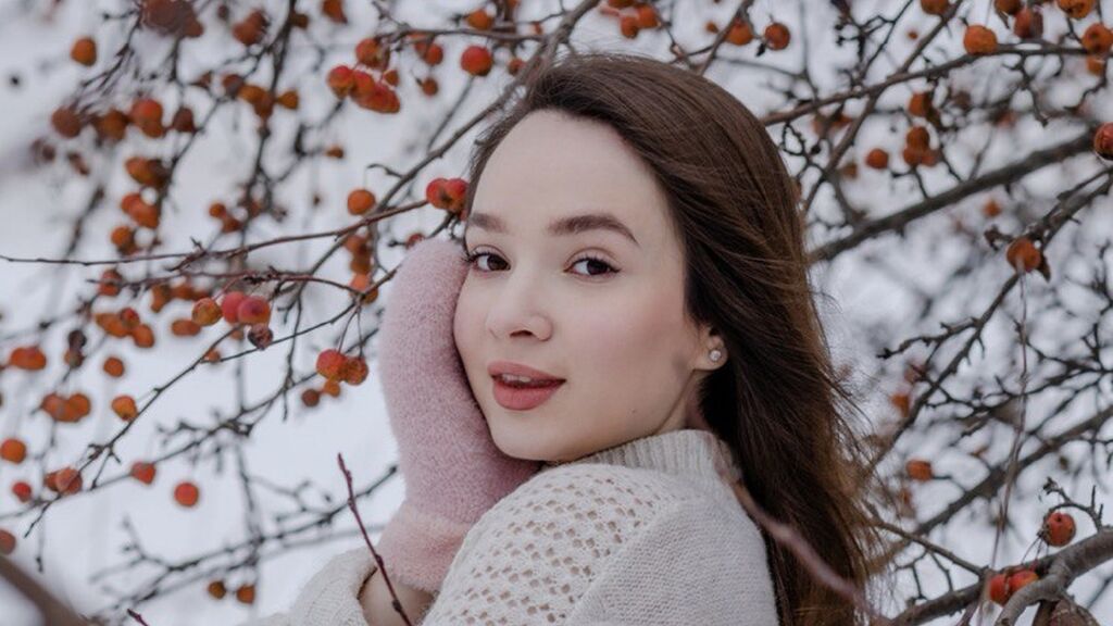 EmilyDansing online on GirlsOfJasmin