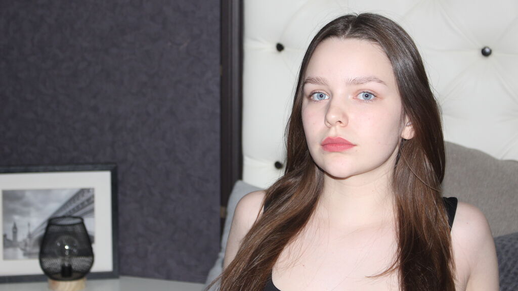 MaggieBrowny online on GirlsOfJasmin